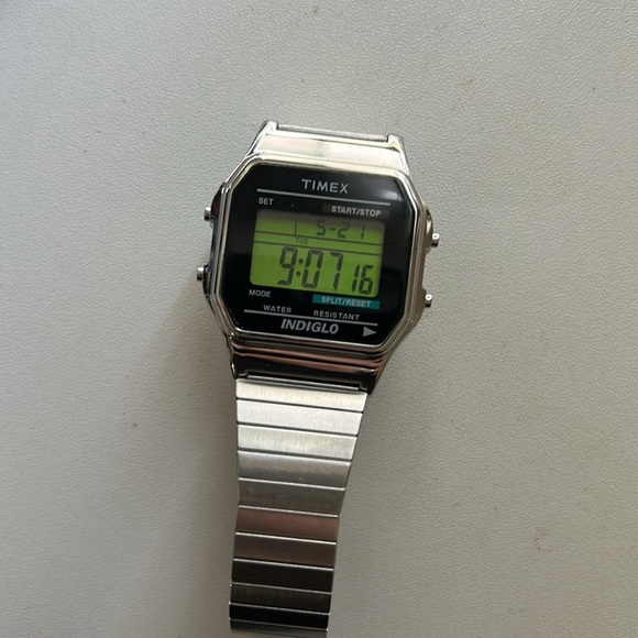 Timex Silver Smartwatch with Advanced Features - Picture 1 of 7